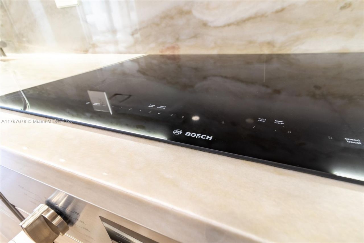 230 174th St, Unit 1015, Sunny Isles Beach, FL 33160 Photo