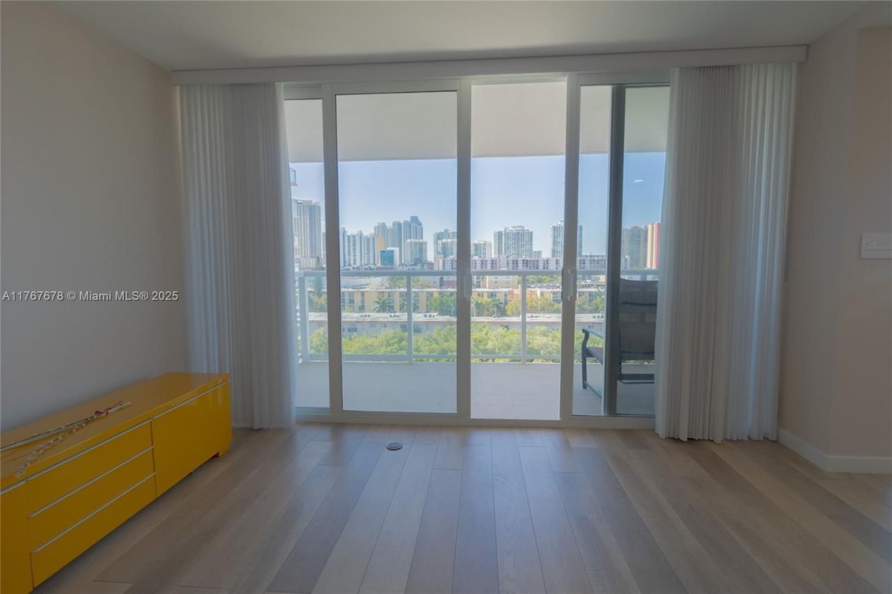 230 174th St, Unit 1015, Sunny Isles Beach, FL 33160 Photo