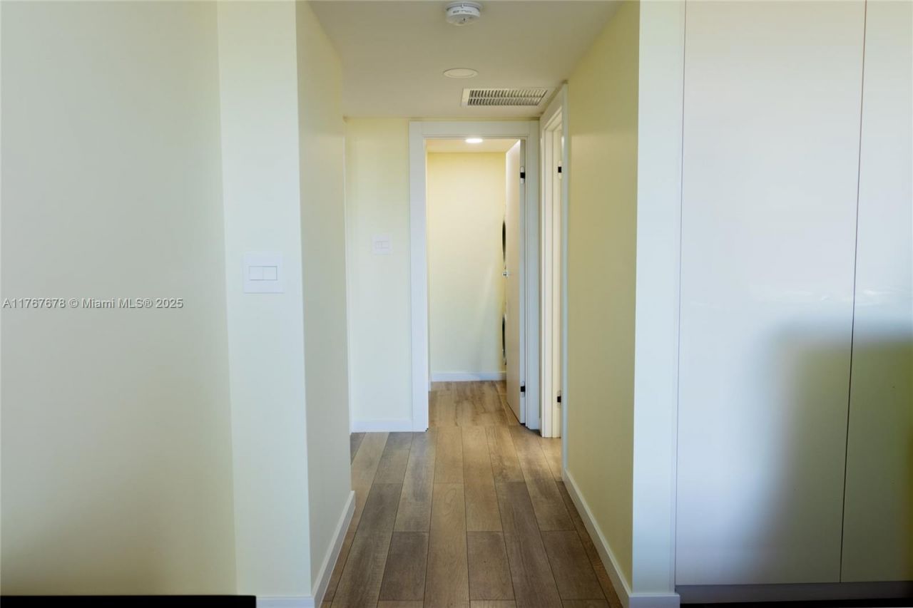 230 174th St, Unit 1015, Sunny Isles Beach, FL 33160 Photo