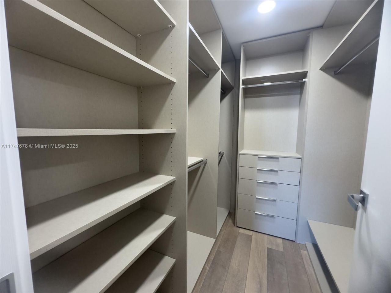 230 174th St, Unit 1015, Sunny Isles Beach, FL 33160 Photo