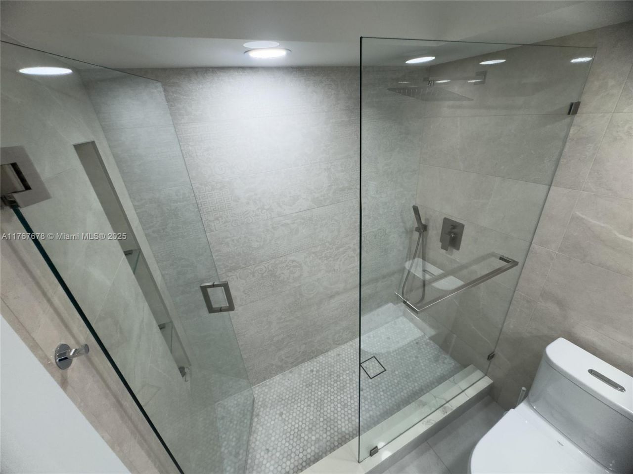 230 174th St, Unit 1015, Sunny Isles Beach, FL 33160 Photo