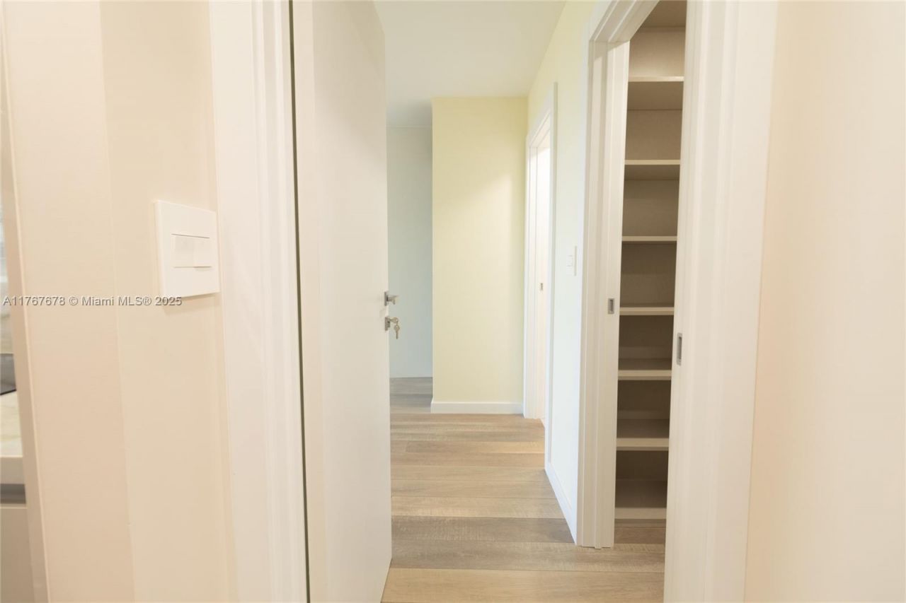 230 174th St, Unit 1015, Sunny Isles Beach, FL 33160 Photo