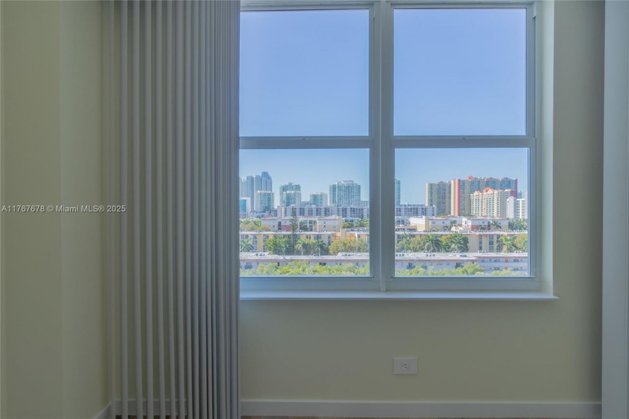 230 174th St, Unit 1015, Sunny Isles Beach, FL 33160 Photo