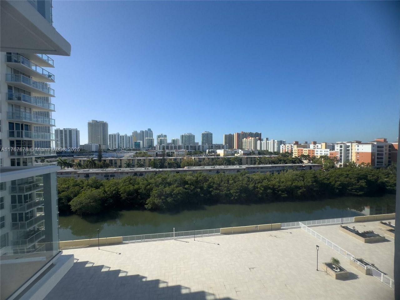 230 174th St, Unit 1015, Sunny Isles Beach, FL 33160 Photo