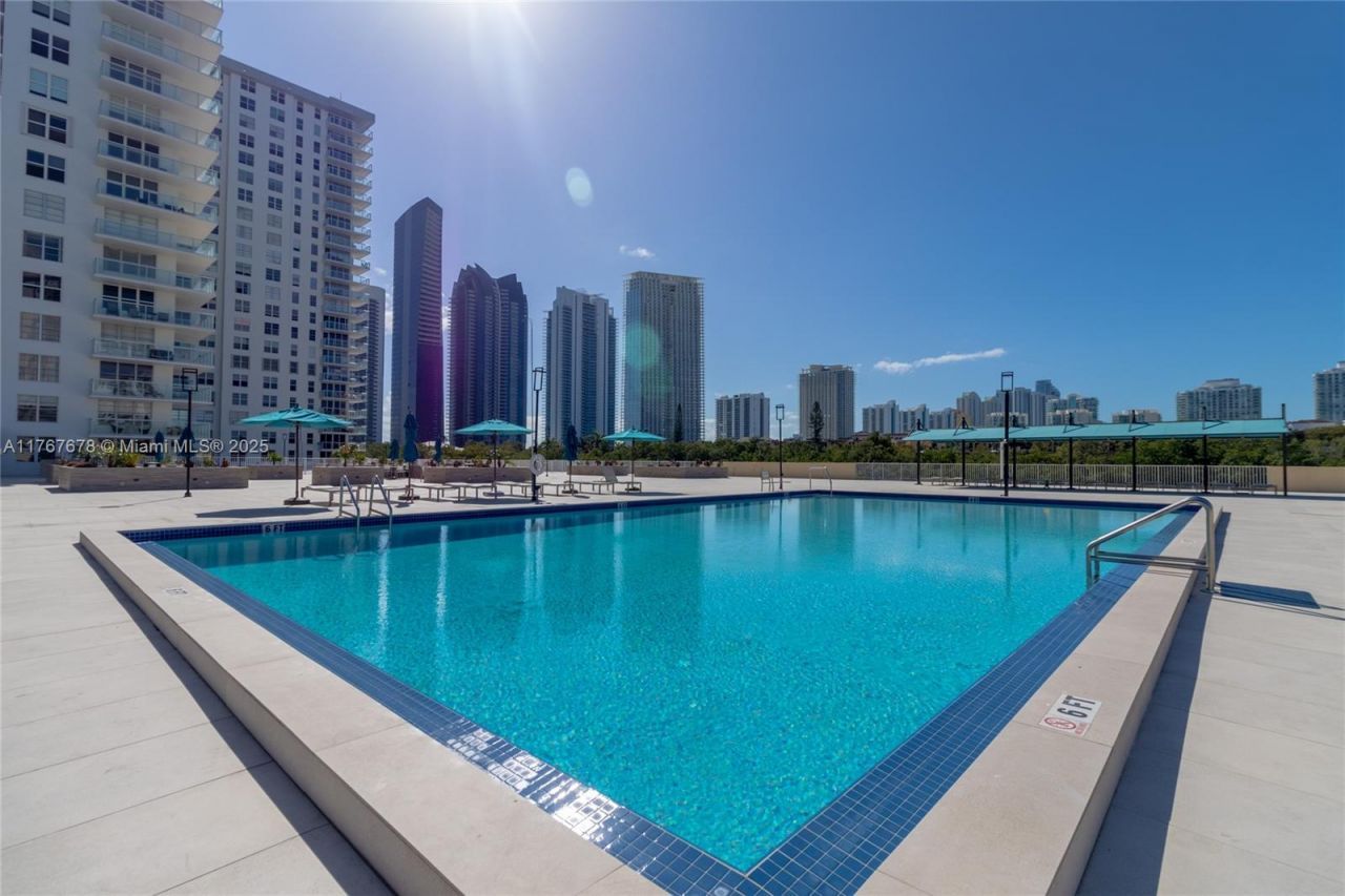 230 174th St, Unit 1015, Sunny Isles Beach, FL 33160 Photo