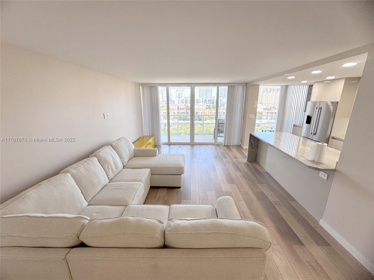 230 174th St, Unit 1015, Sunny Isles Beach, FL 33160 Photo