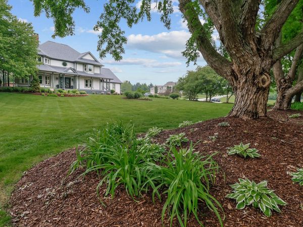 250 Bridlewood Lane, Valparaiso, IN 46385