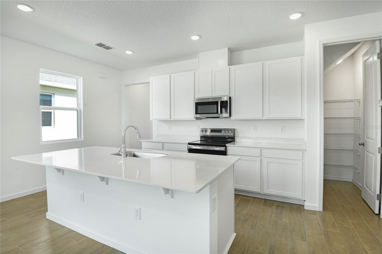 1015 Wisteria Way, Dundee, FL 33838 Photo