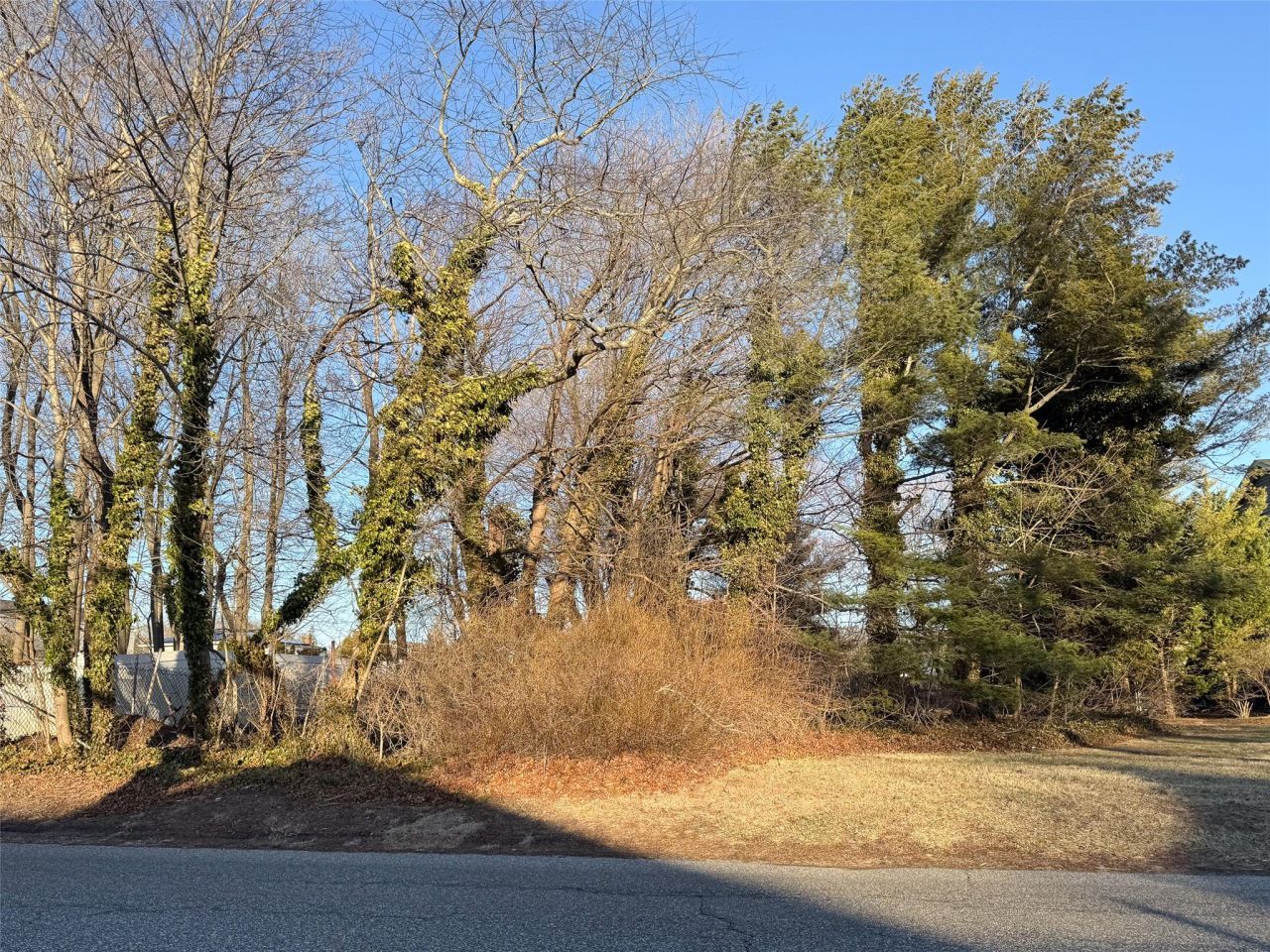 Lincoln Avenue, Sayville, NY 11782 Main Photo