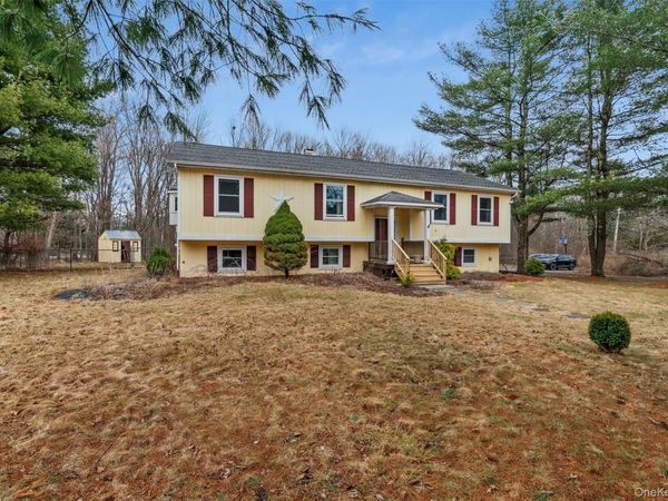 4 Thistle Lane, Middletown, NY 10940