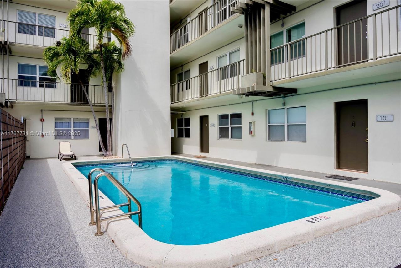 609 NE 13th Ave, Unit 302, Fort Lauderdale, FL 33304 Photo