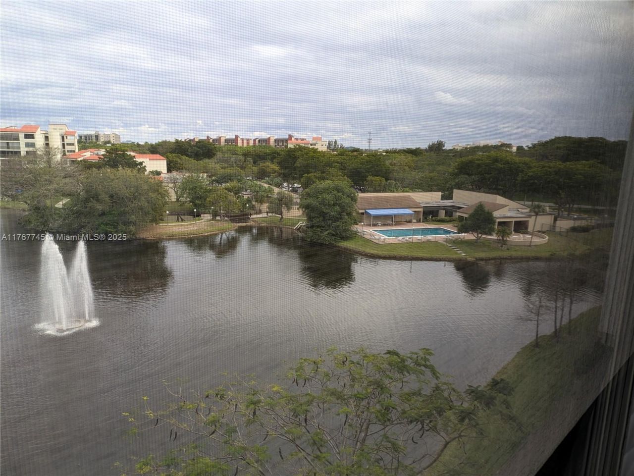 2334 S Cypress Bend Dr, Unit 602, Pompano Beach, FL 33069 Photo