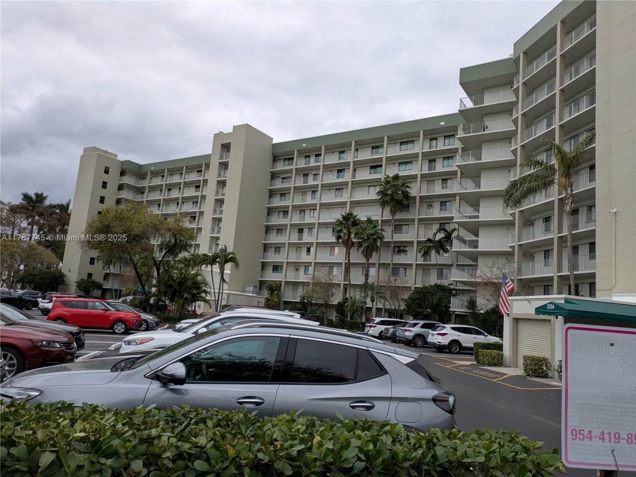 2334 S Cypress Bend Dr, Unit 602, Pompano Beach, FL 33069 Photo