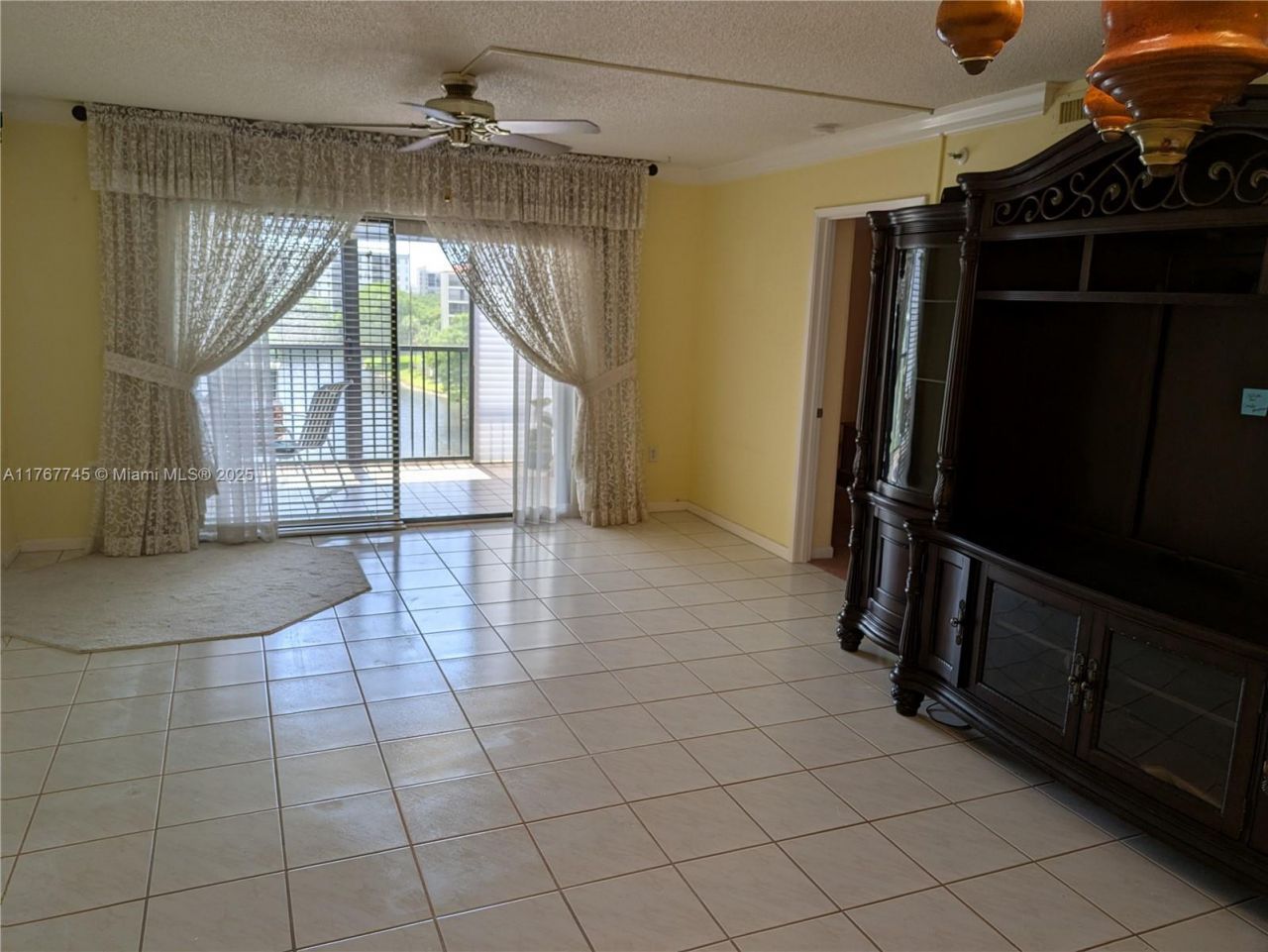 2334 S Cypress Bend Dr, Unit 602, Pompano Beach, FL 33069 Photo