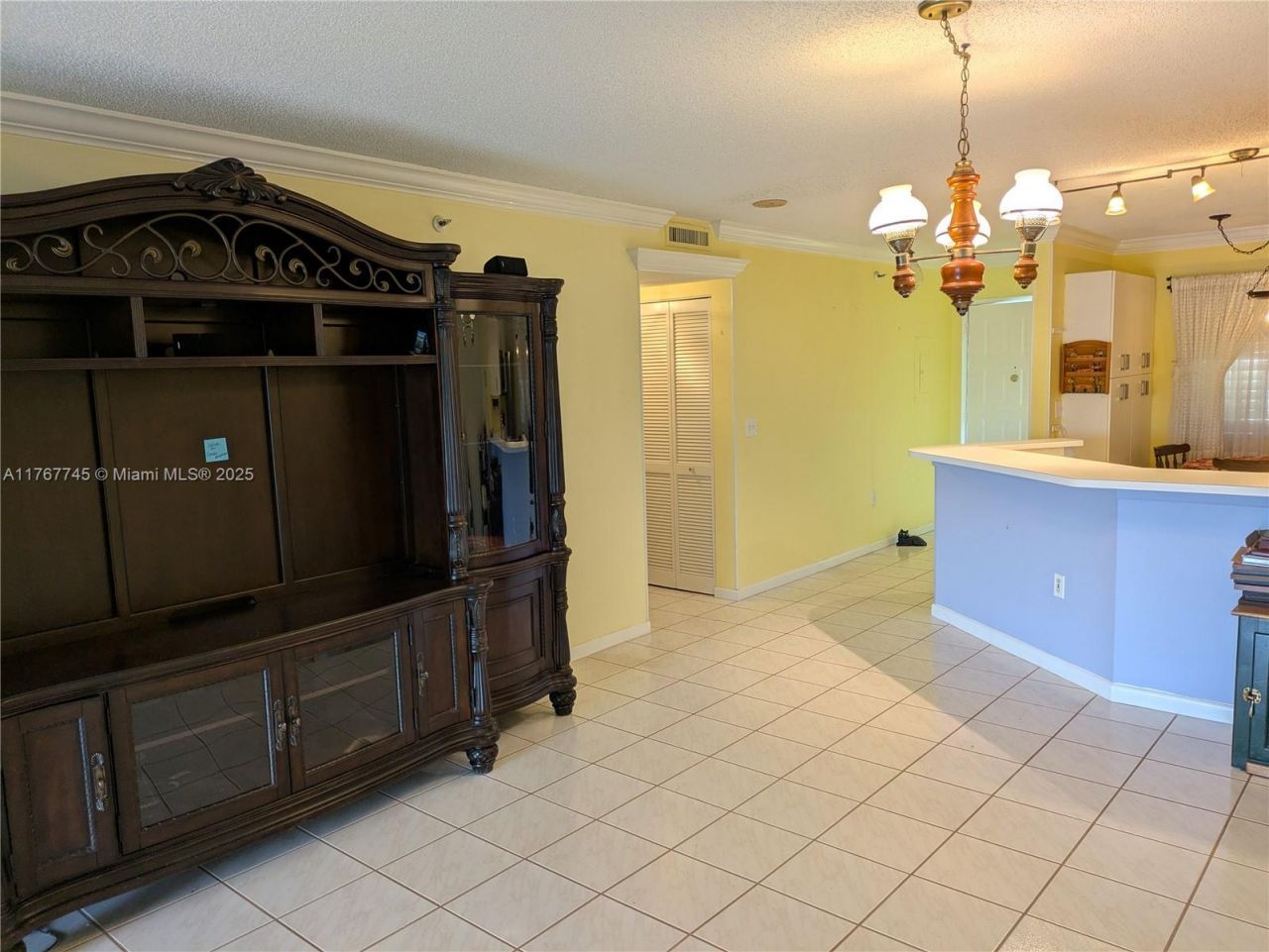 2334 S Cypress Bend Dr, Unit 602, Pompano Beach, FL 33069 Photo