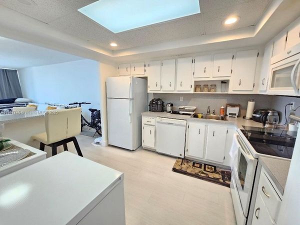 18031 Biscayne Blvd, Unit 603, Aventura, FL 33160