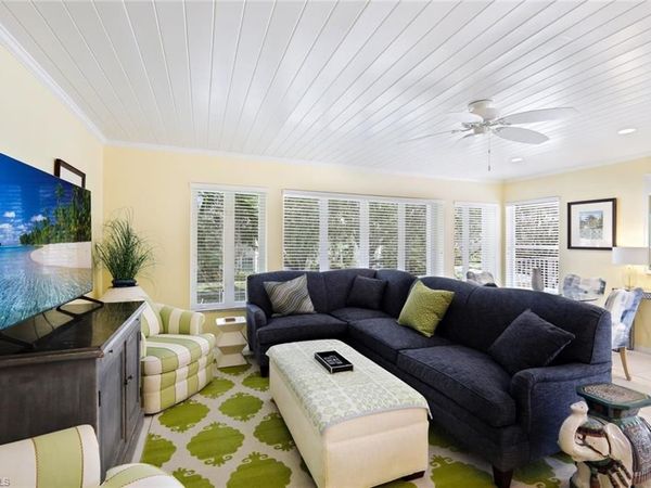 286 4th ST S, Unit 203, NAPLES, FL 34102