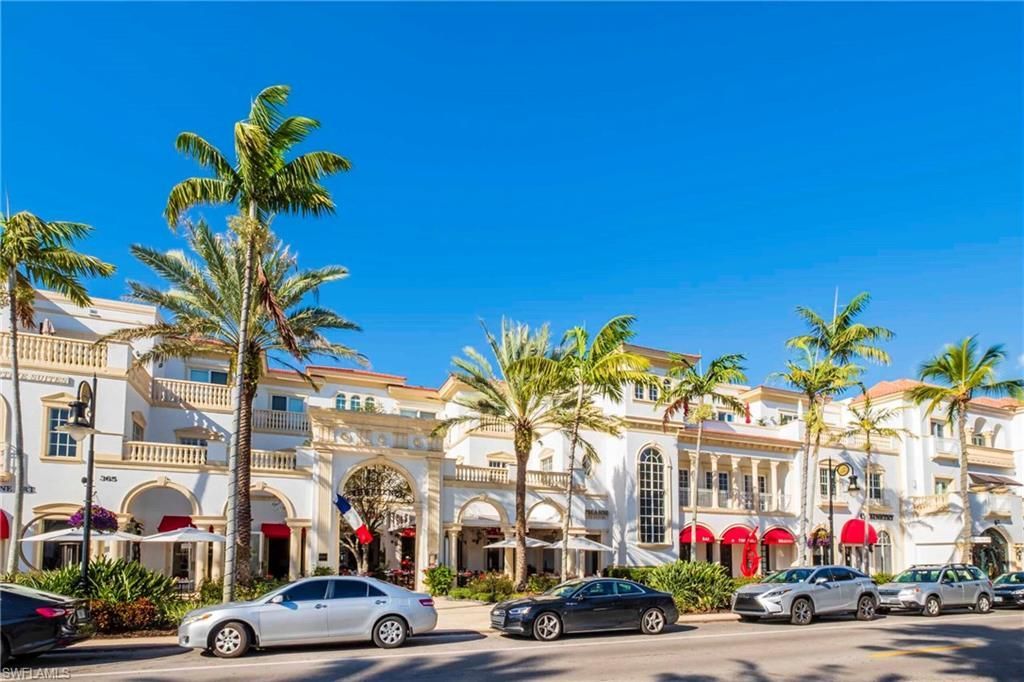 286 4th St S, Unit 203, Naples, FL 34102 Photo