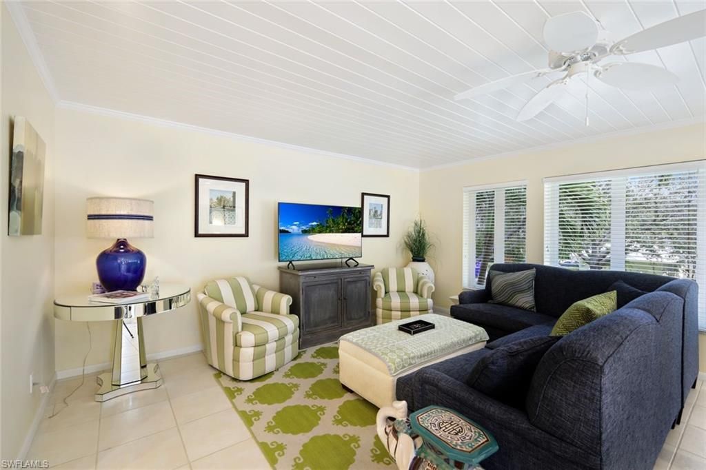 286 4th St S, Unit 203, Naples, FL 34102 Photo