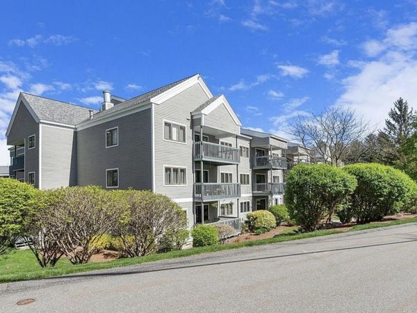 47 Dogwood Drive, Unit 202, Nashua, NH 03062