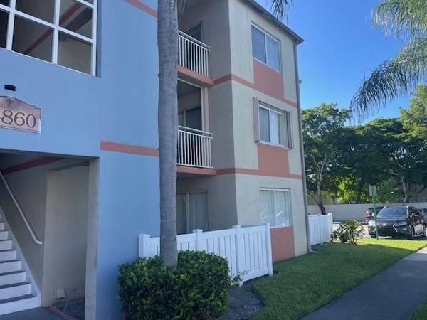 18860 NW 57th Avenue, Unit 106, Hialeah, FL 33015