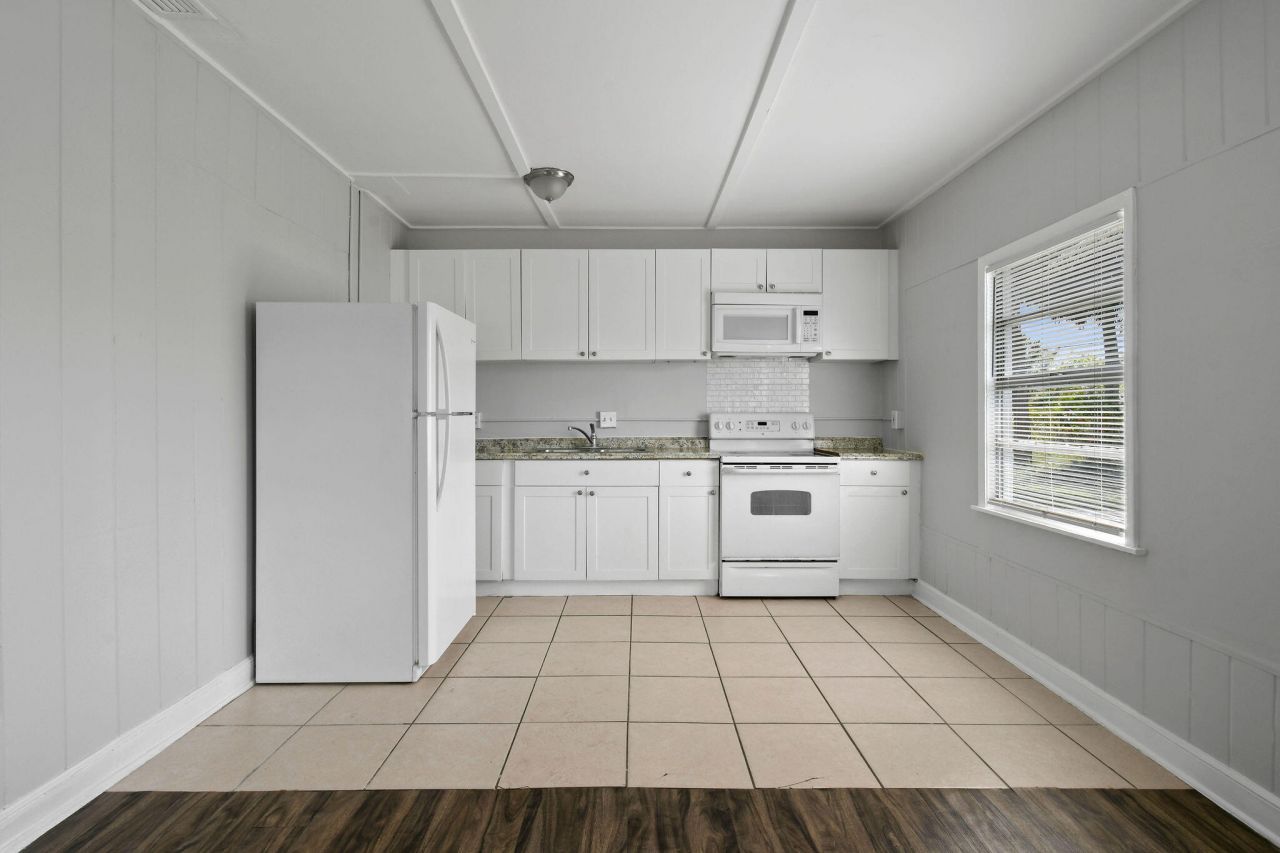 652 Bayberry Drive, Lake Park, FL 33403 Photo