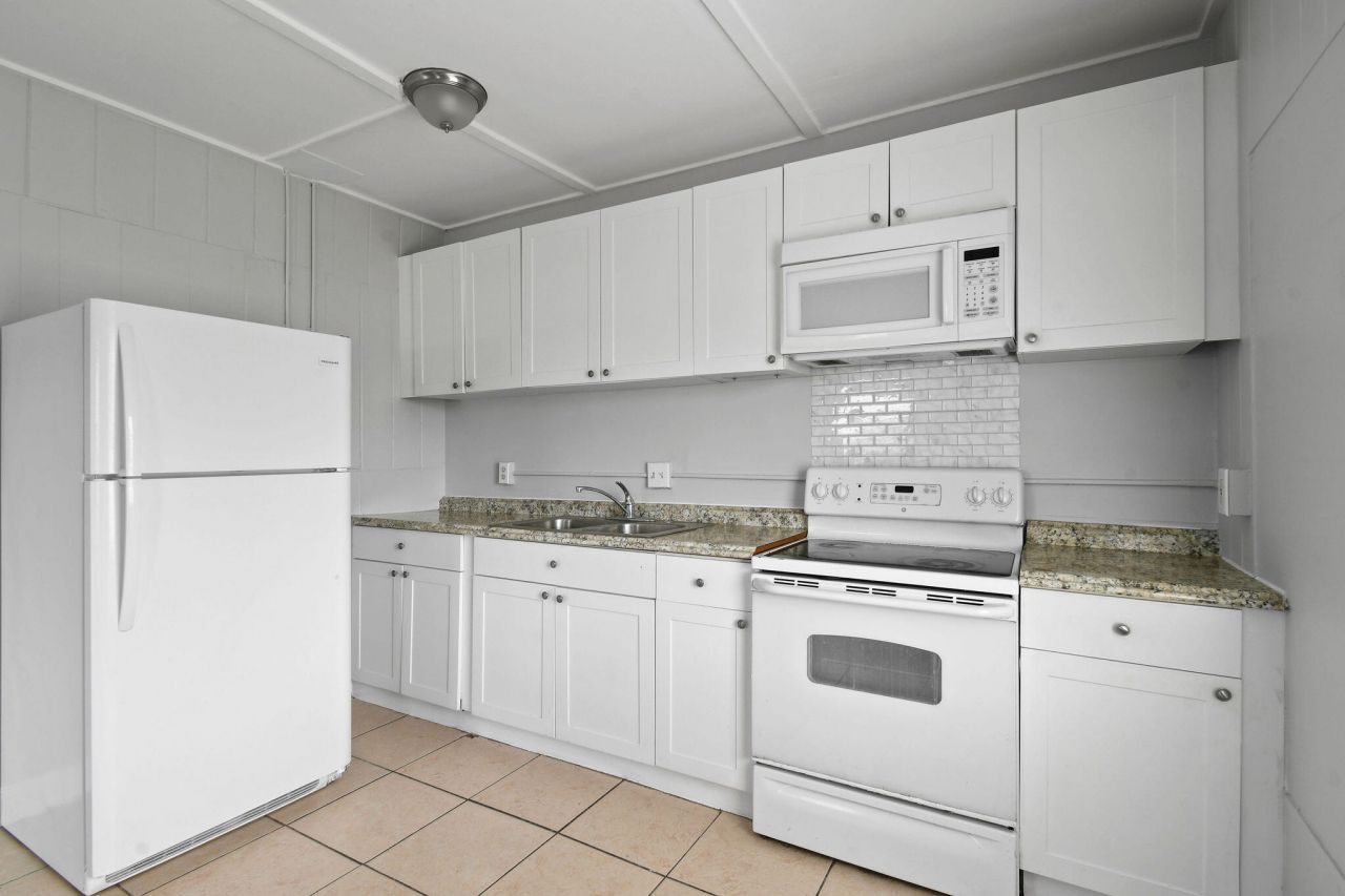 652 Bayberry Drive, Lake Park, FL 33403 Photo