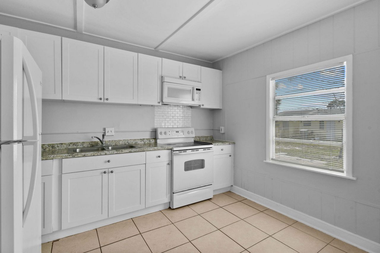 652 Bayberry Drive, Lake Park, FL 33403 Photo