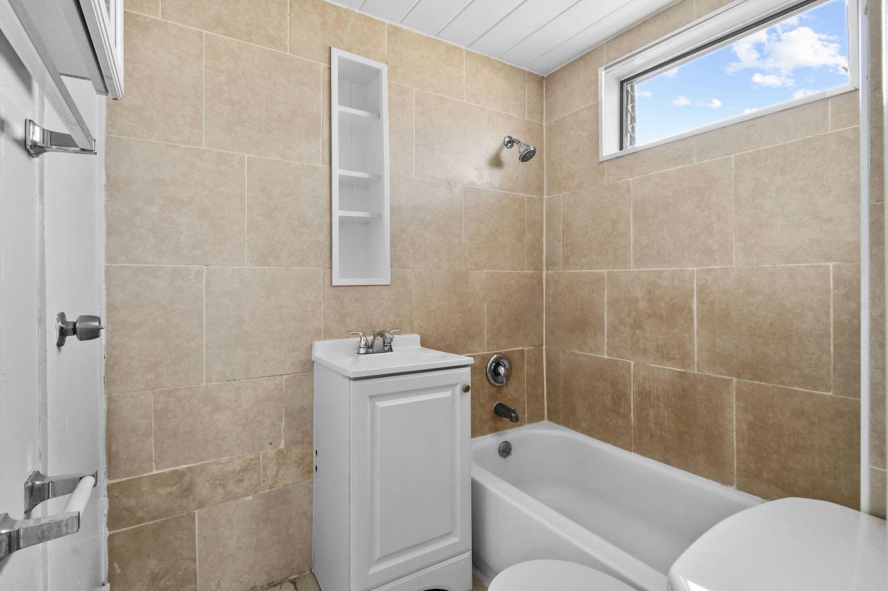 652 Bayberry Drive, Lake Park, FL 33403 Photo