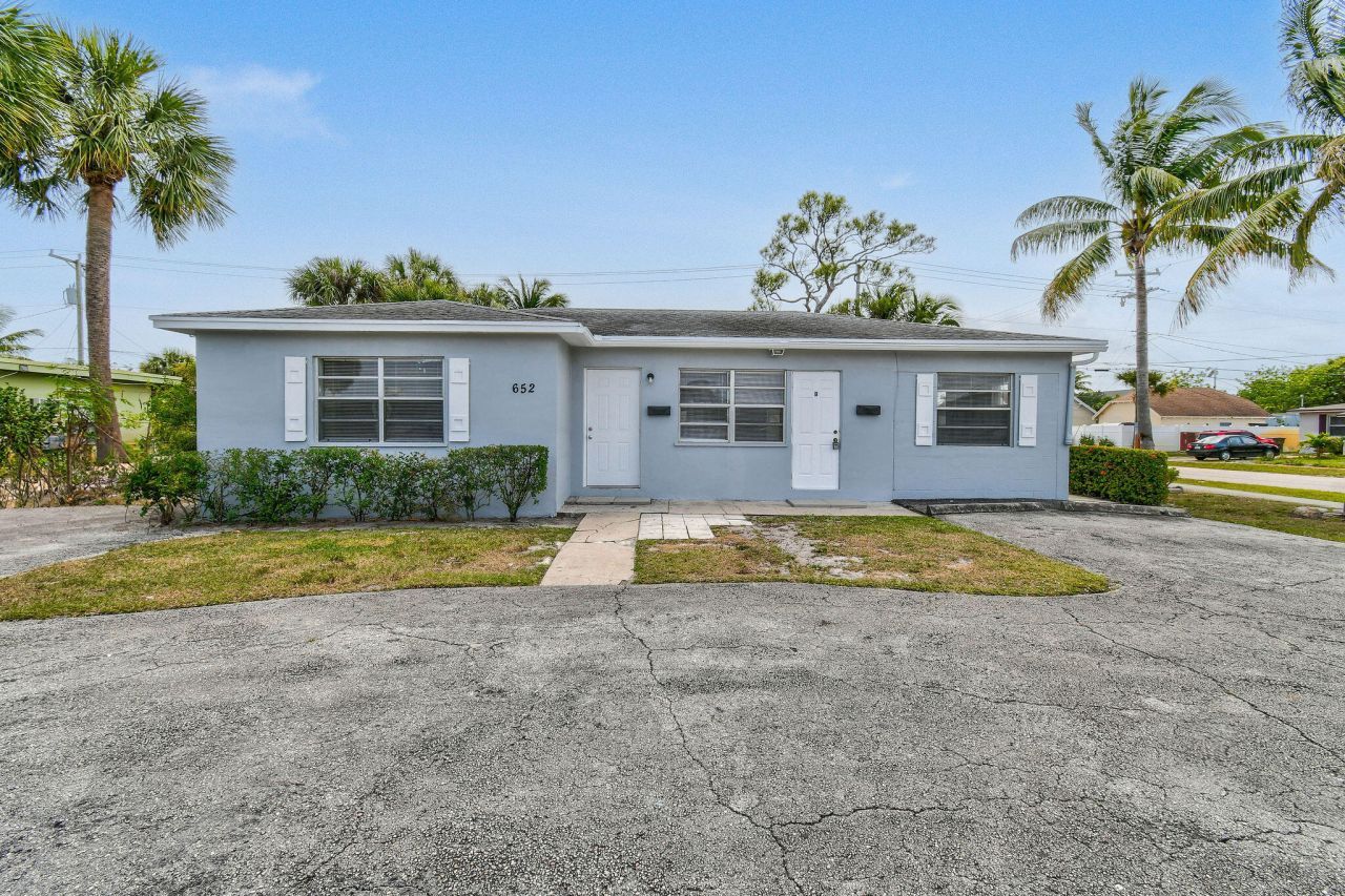 652 Bayberry Drive, Lake Park, FL 33403 Photo