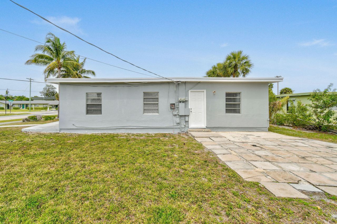 652 Bayberry Drive, Lake Park, FL 33403 Photo