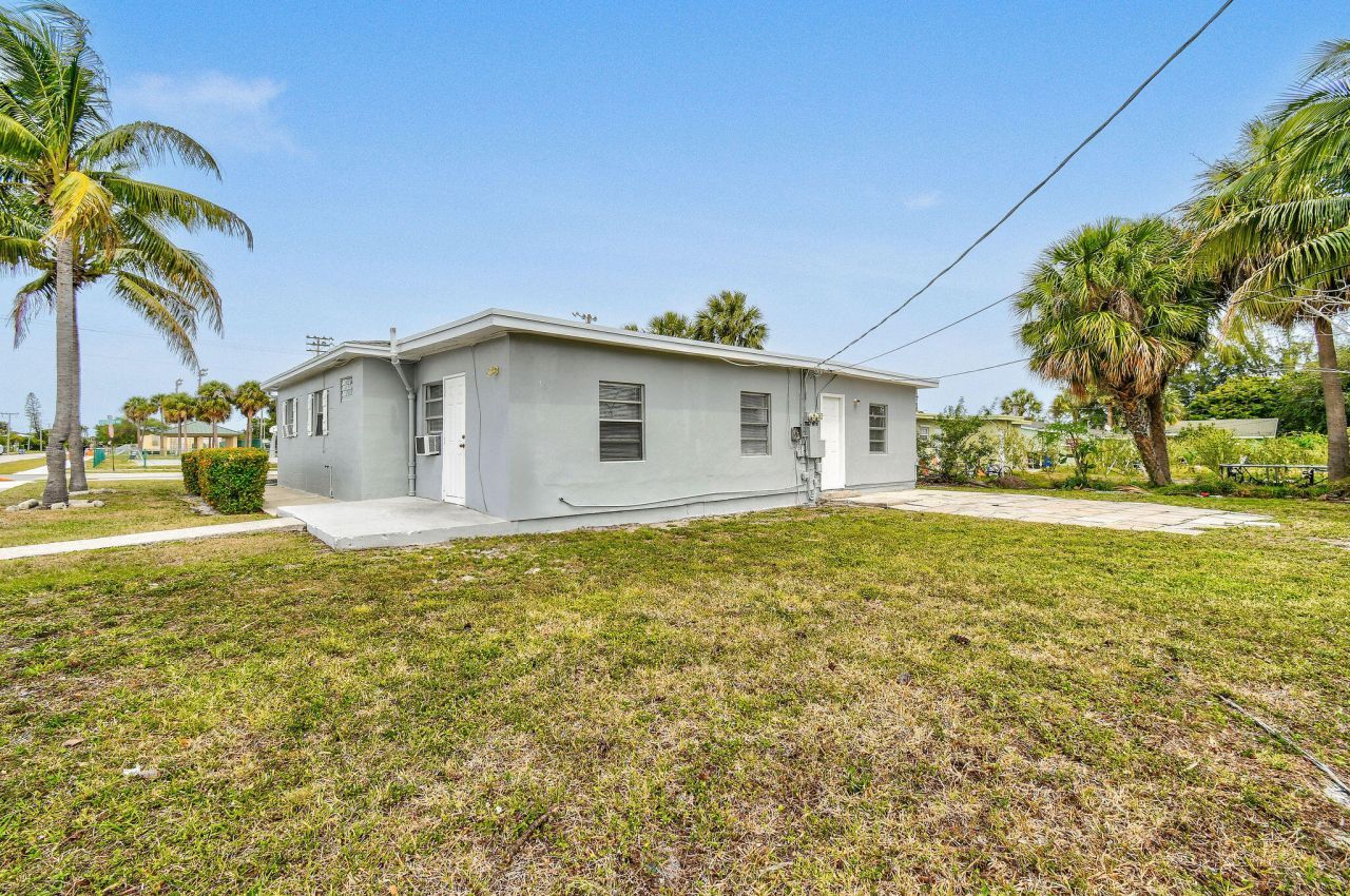 652 Bayberry Drive, Lake Park, FL 33403 Photo