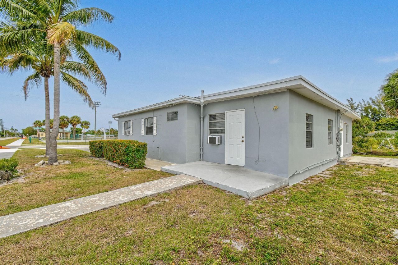 652 Bayberry Drive, Lake Park, FL 33403 Photo