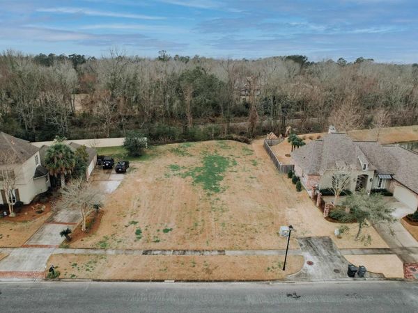 18936 Spyglass Hill Dr, Baton Rouge, LA 70809