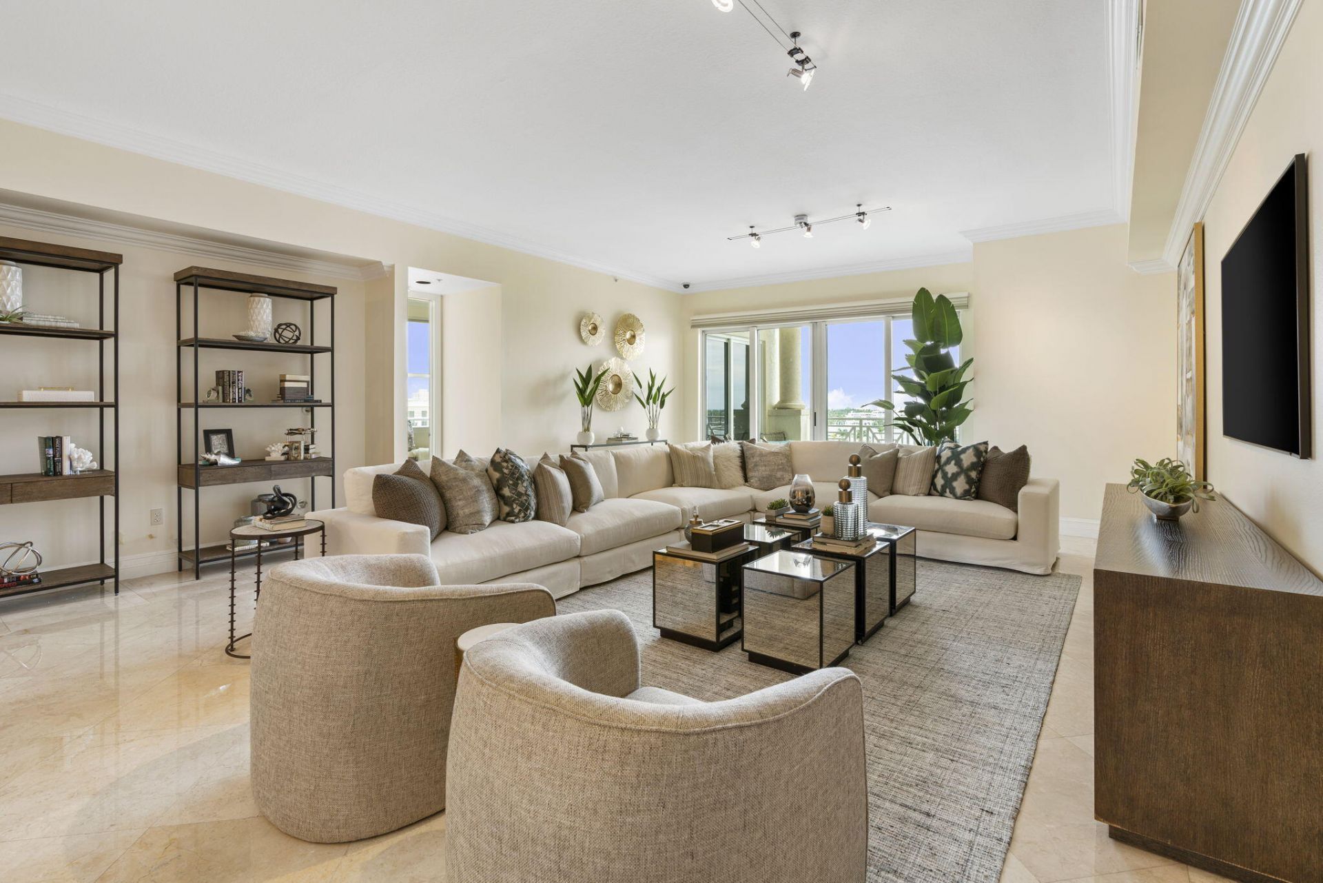 201 S Narcissus Avenue, Unit 605, West Palm Beach, FL 33401 Photo