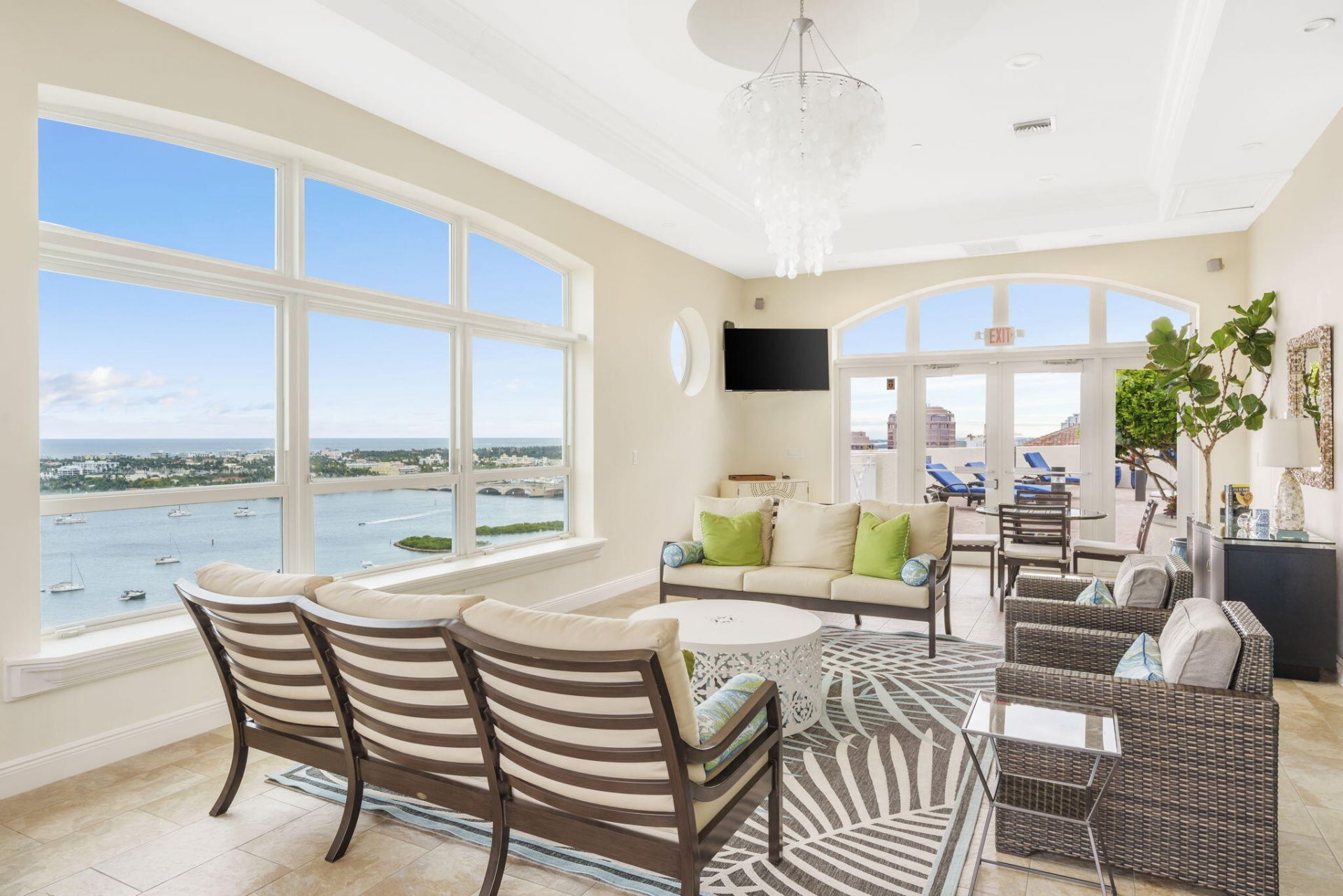 201 S Narcissus Avenue, Unit 605, West Palm Beach, FL 33401 Photo