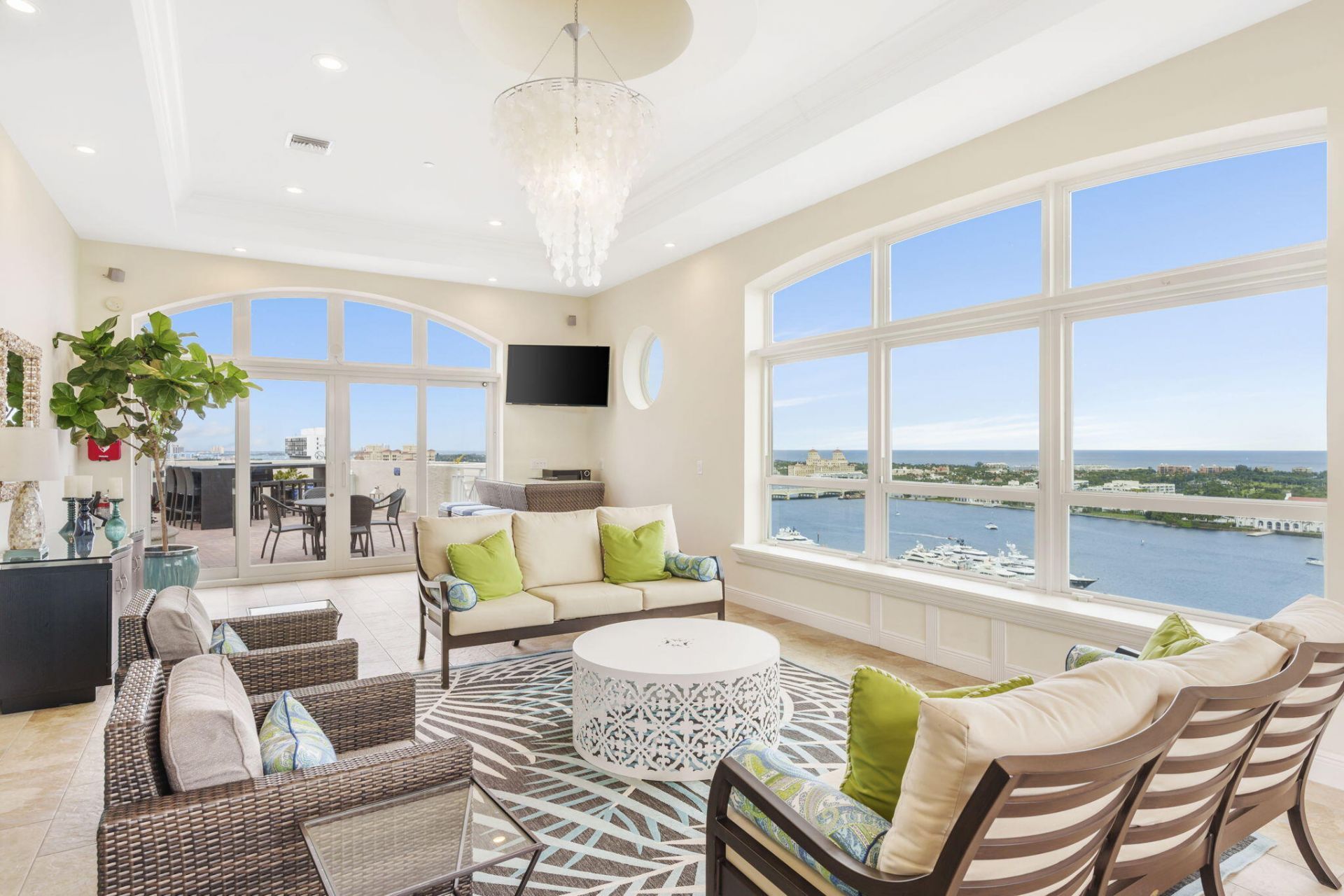 201 S Narcissus Avenue, Unit 605, West Palm Beach, FL 33401 Photo