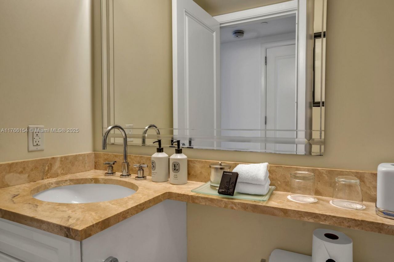 1435 Brickell Ave, Unit 3607, Miami, FL 33131 Photo