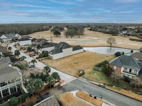 19810 Southern Hills Ave, Baton Rouge, LA 70809