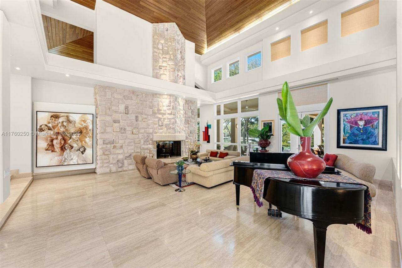 665 Leucadendra Dr, Coral Gables, FL 33156 Photo