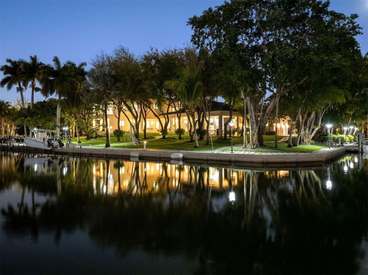 665 Leucadendra Dr, Coral Gables, FL 33156 Photo