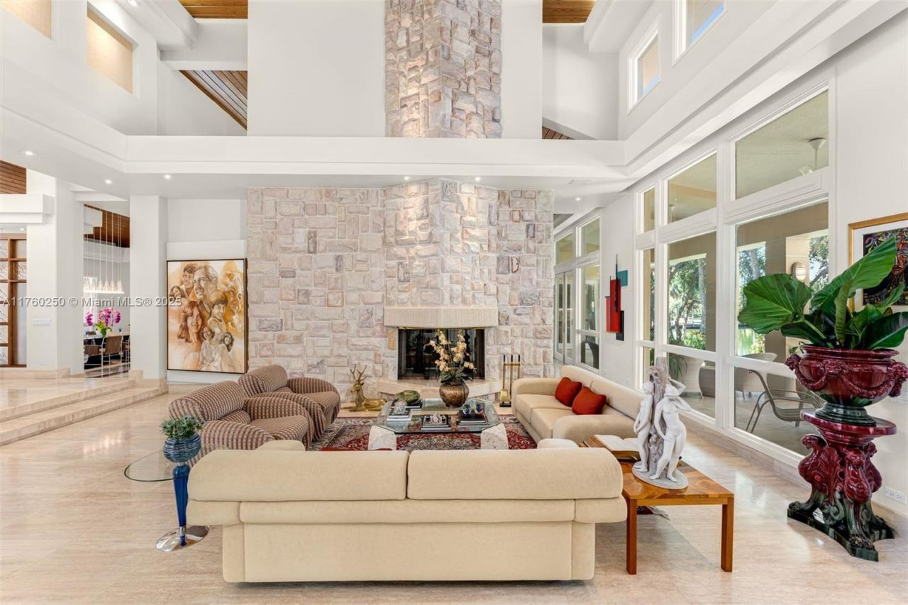 665 Leucadendra Dr, Coral Gables, FL 33156 Photo