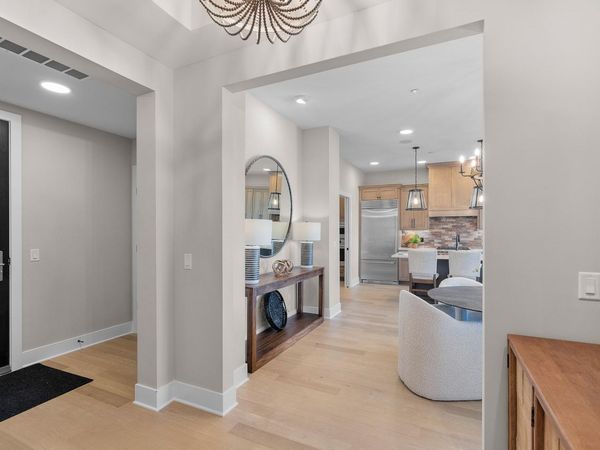 1 Hill Farm Road, Unit 210, North Oaks, MN 55127