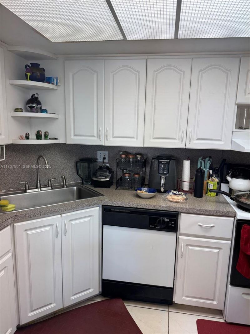 100 Golden Isles Dr, Unit 1014, Hallandale Beach, FL 33009 Photo