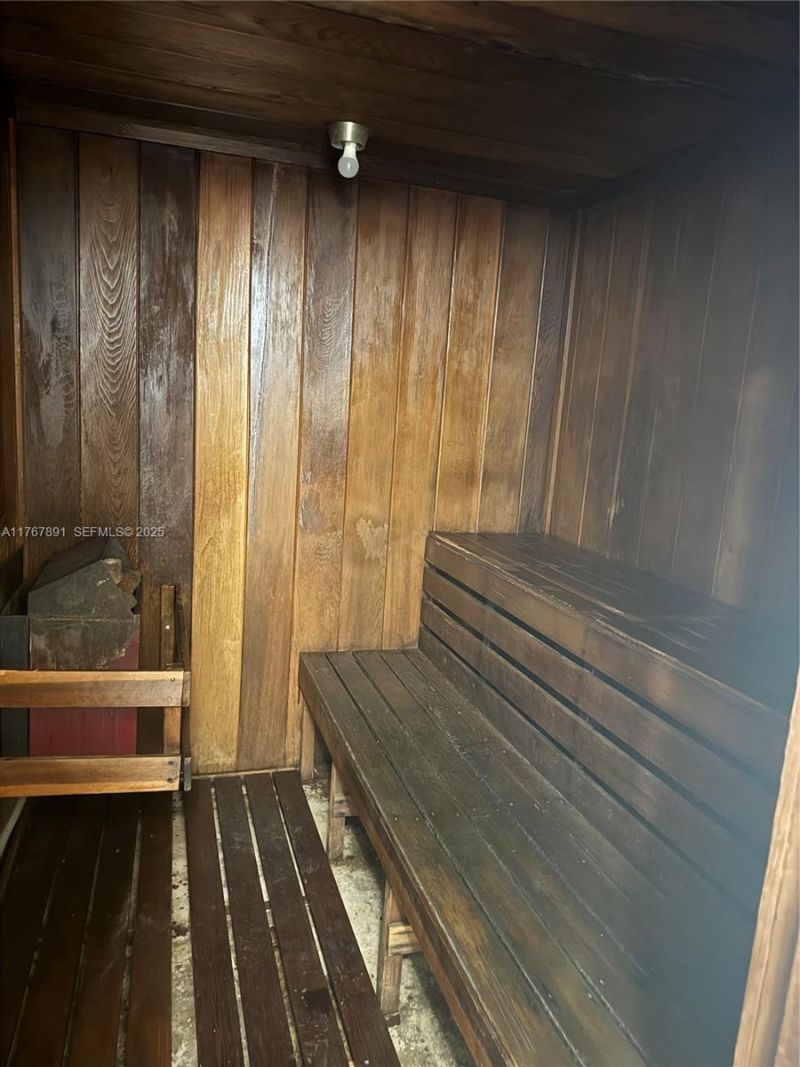 100 Golden Isles Dr, Unit 1014, Hallandale Beach, FL 33009 Photo