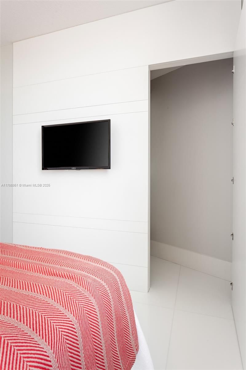 6700 Indian Creek Dr, Unit 1402, Miami Beach, FL 33141 Photo