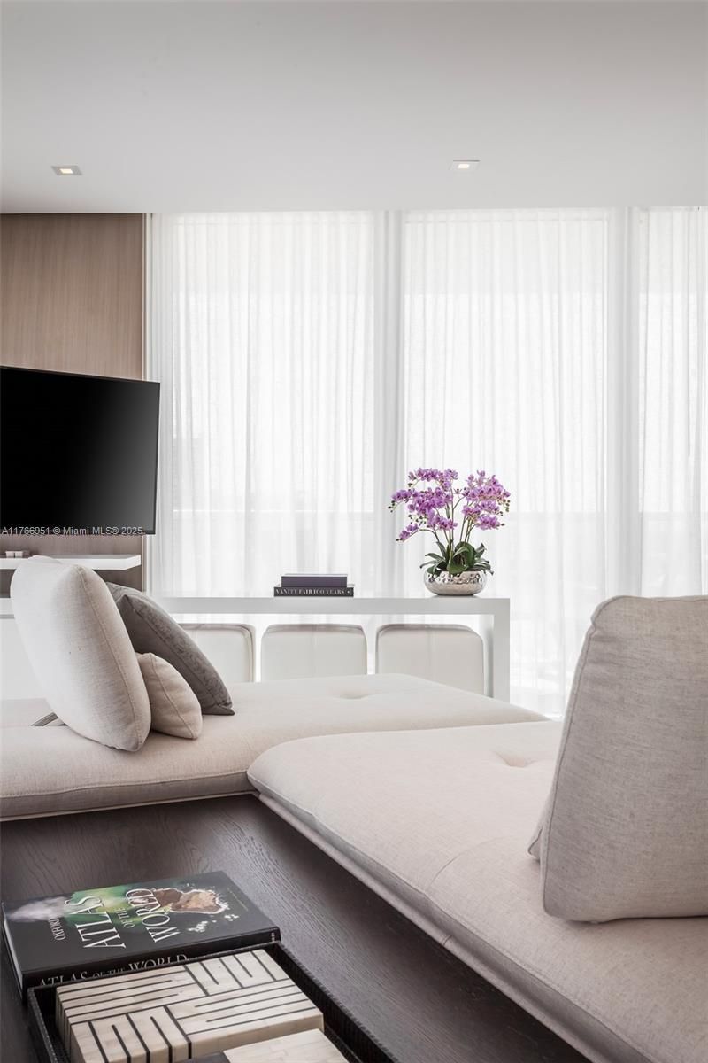 6700 Indian Creek Dr, Unit 1402, Miami Beach, FL 33141 Photo