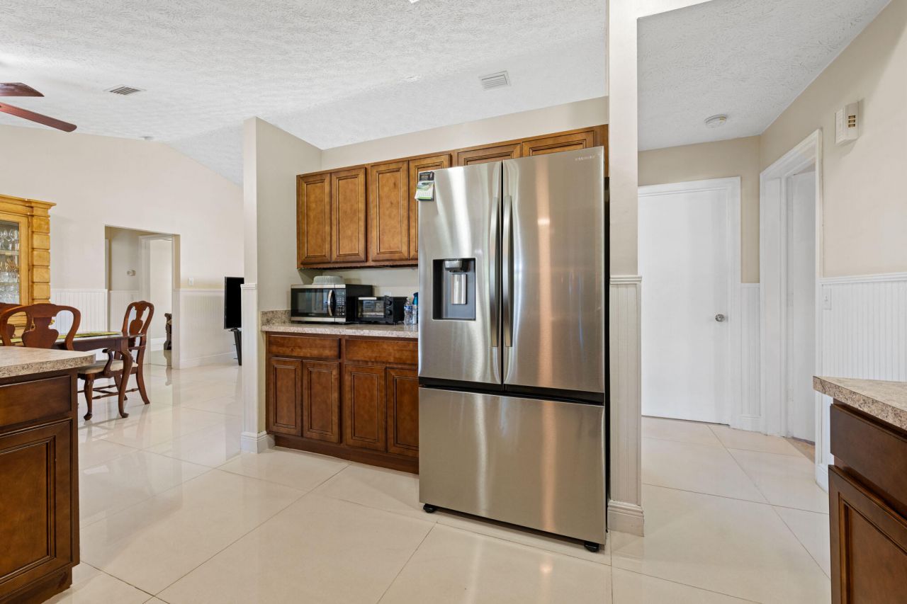 932 SE Damask Avenue, Port Saint Lucie, FL 34983 Photo