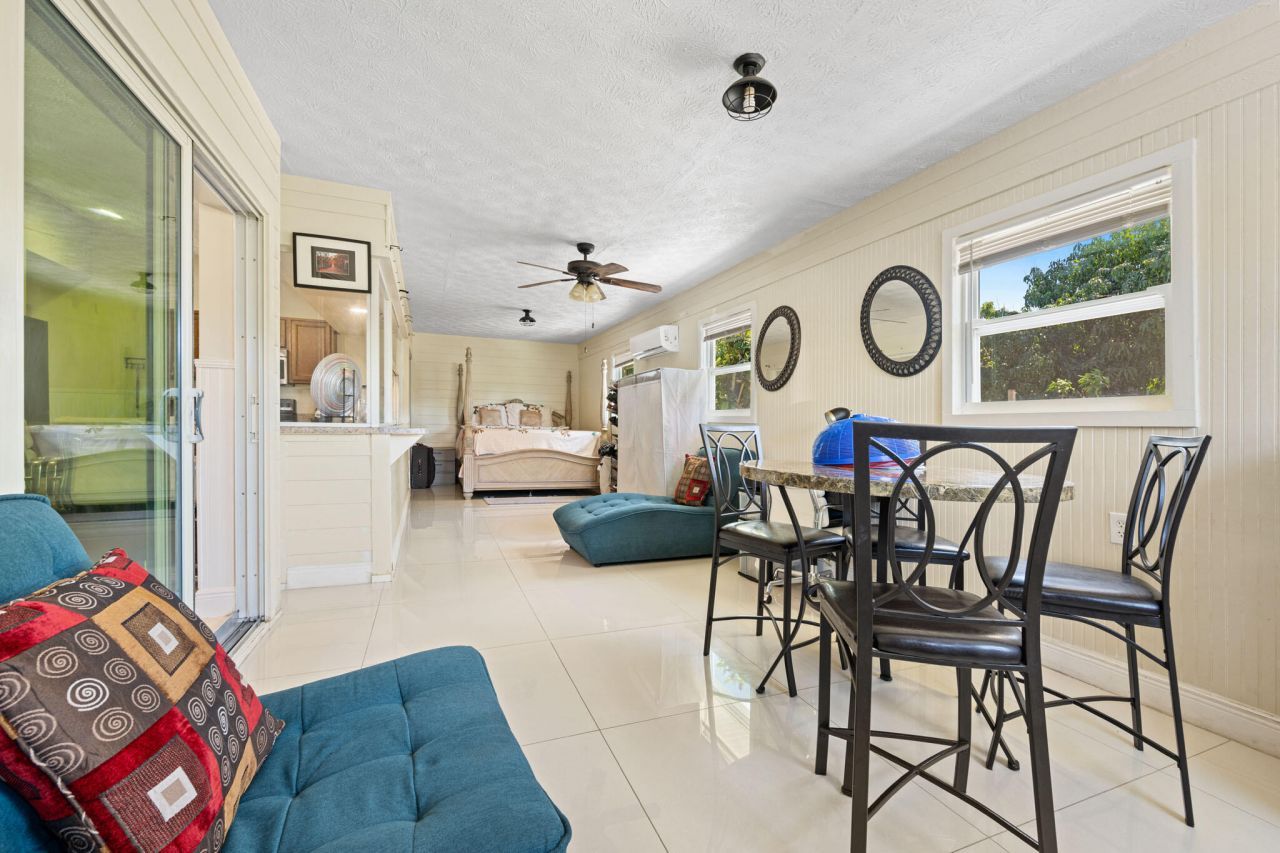 932 SE Damask Avenue, Port Saint Lucie, FL 34983 Photo