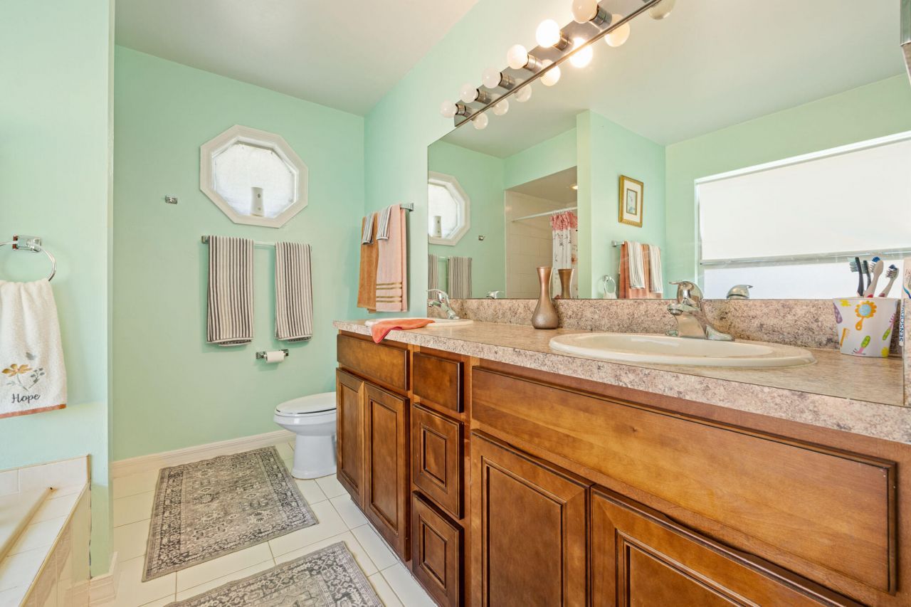 932 SE Damask Avenue, Port Saint Lucie, FL 34983 Photo